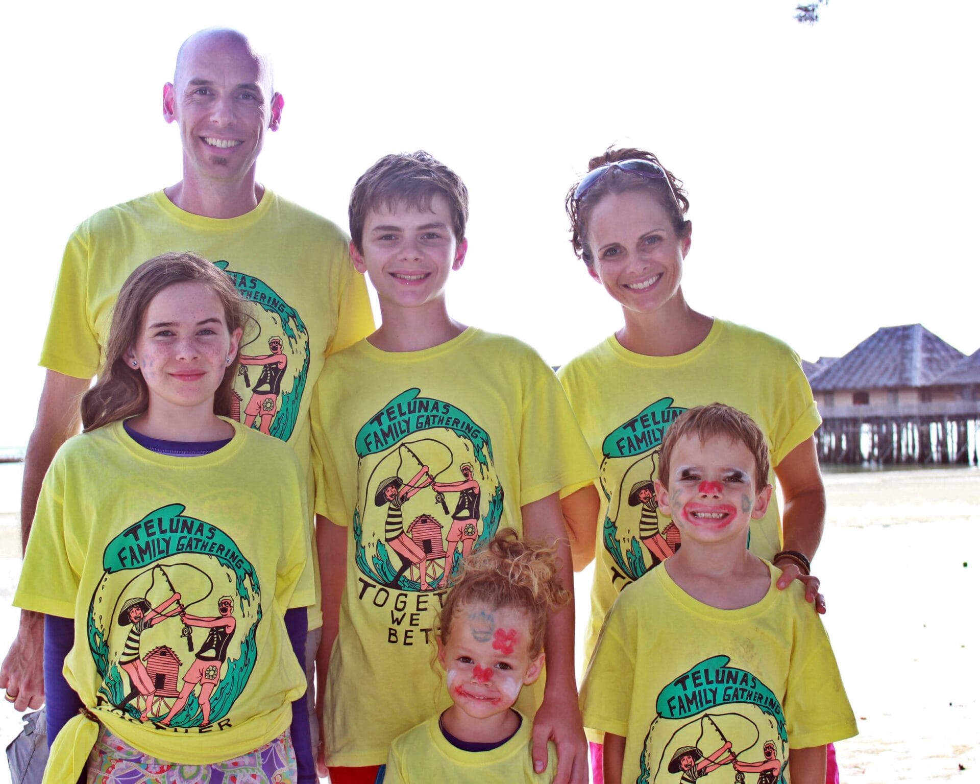 Family Clowns Telunas Beach